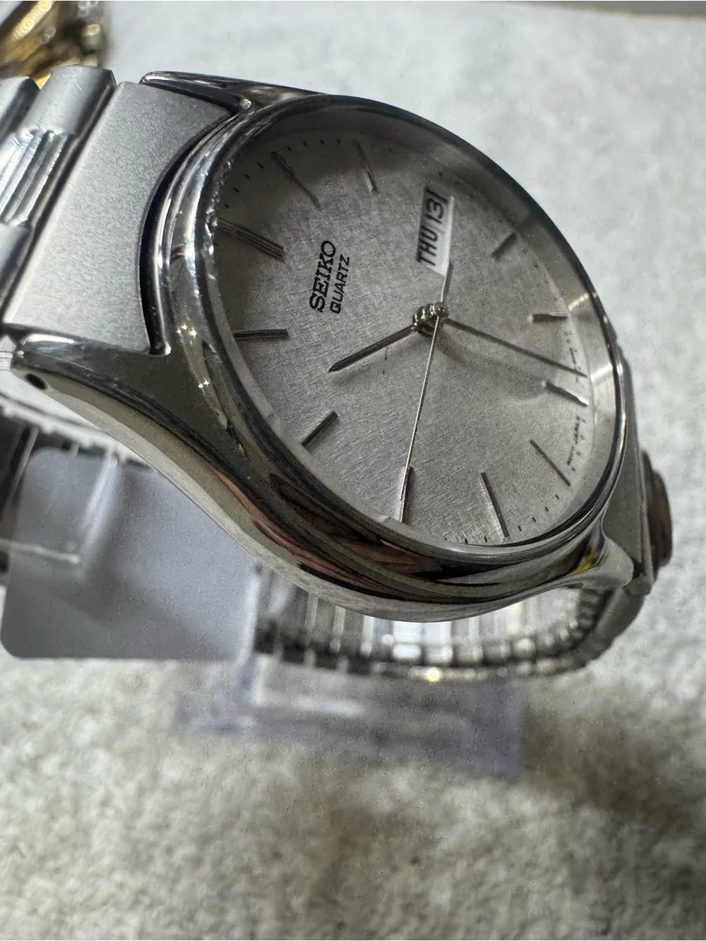 #182 Seiko Quartz Men's Silver Dial Stainless Watch